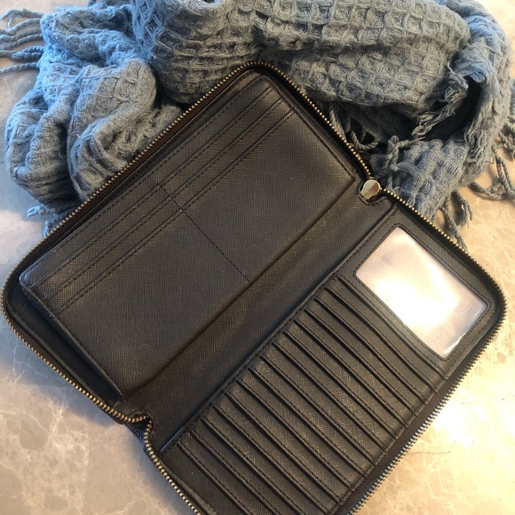 Michael Kors Jet Set Travel Continental Wallet - Picture 4 of 4